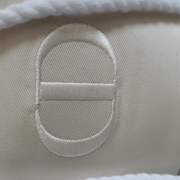 New in box Dior drawstring pouch bag   champagne color color ✨️ - Picture 2 of 5